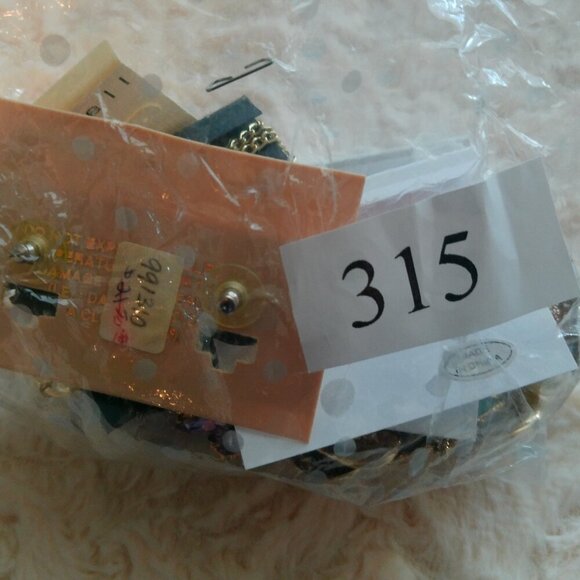 Noir Earrings With Rhinestones Mixed Lot (315) - Picture 10 of 10